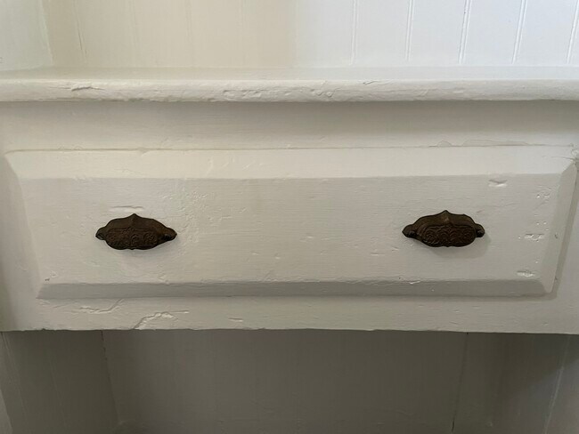 Building Photo - 1534 Center St