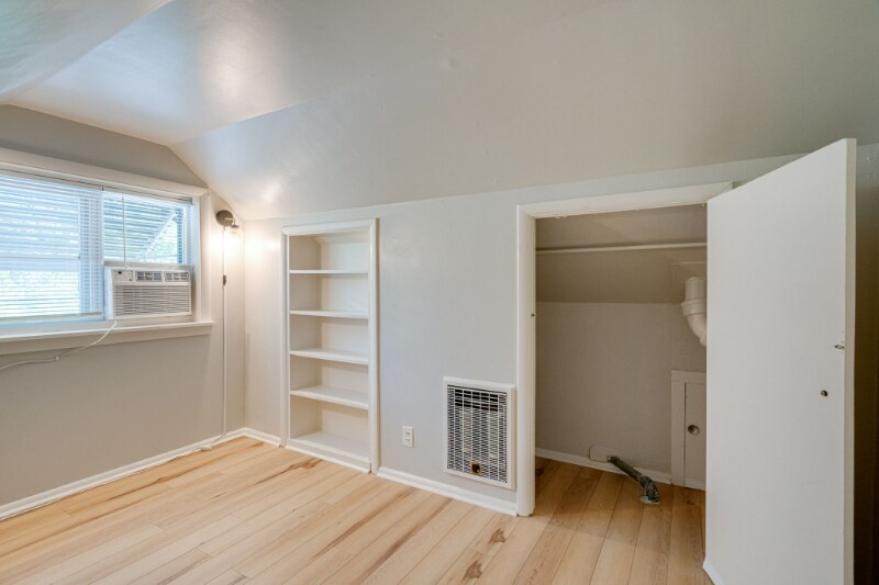 Building Photo - 600 Larkin Springs Rd