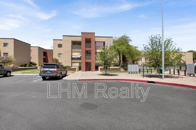 Building Photo - 1340 N Recker Rd
