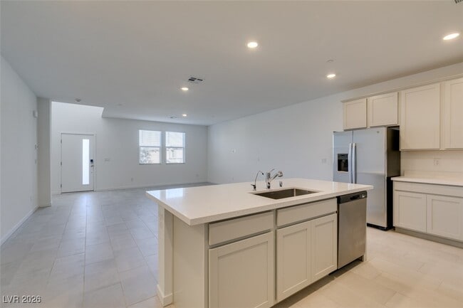 Building Photo - 302 Walsh Peak Ave