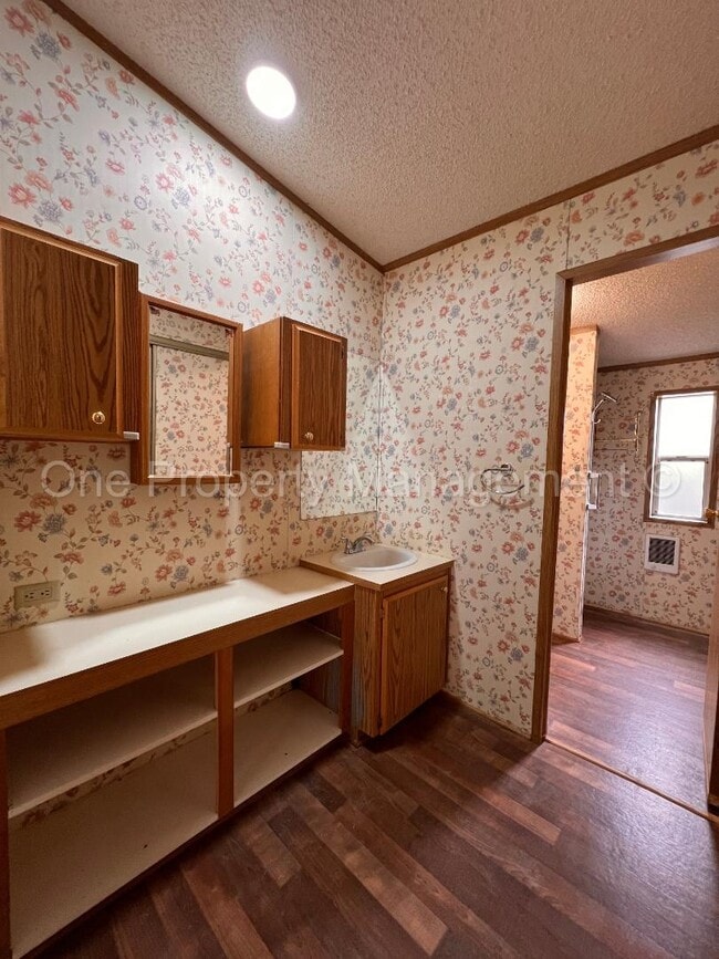 Building Photo - 24403 Gile Pl