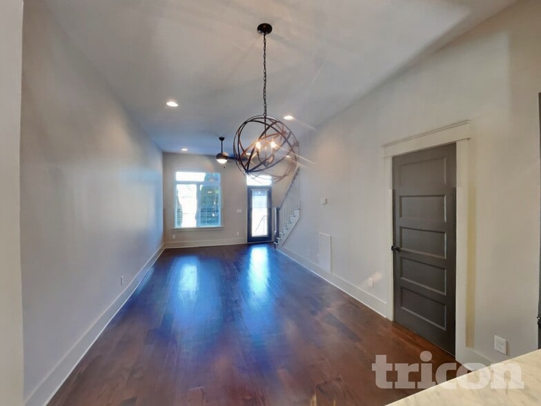 Building Photo - 6813 Charlotte Pike