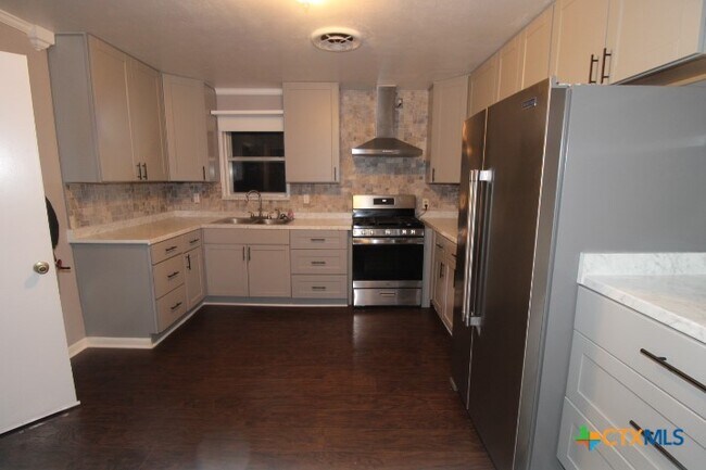 Primary Photo - 2104 Brantley Ave