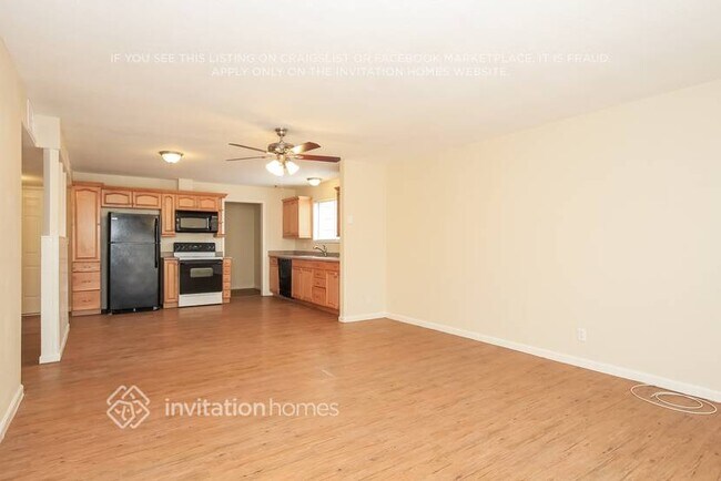 Building Photo - 8615 N 36th Ave