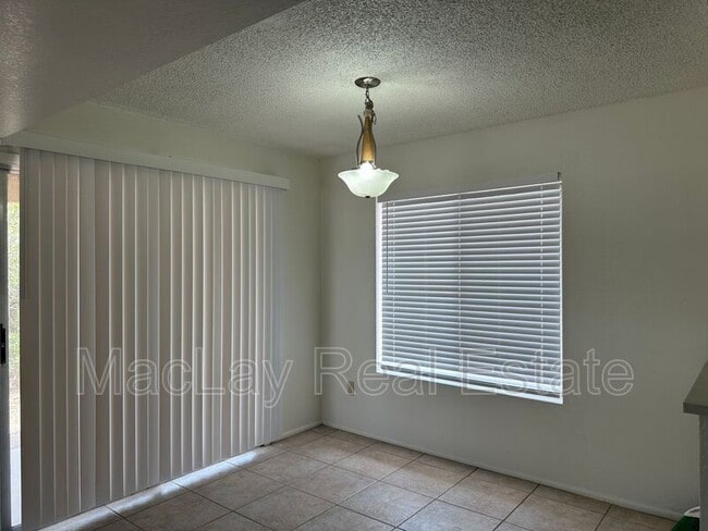 Building Photo - 1577 W Curry Dr