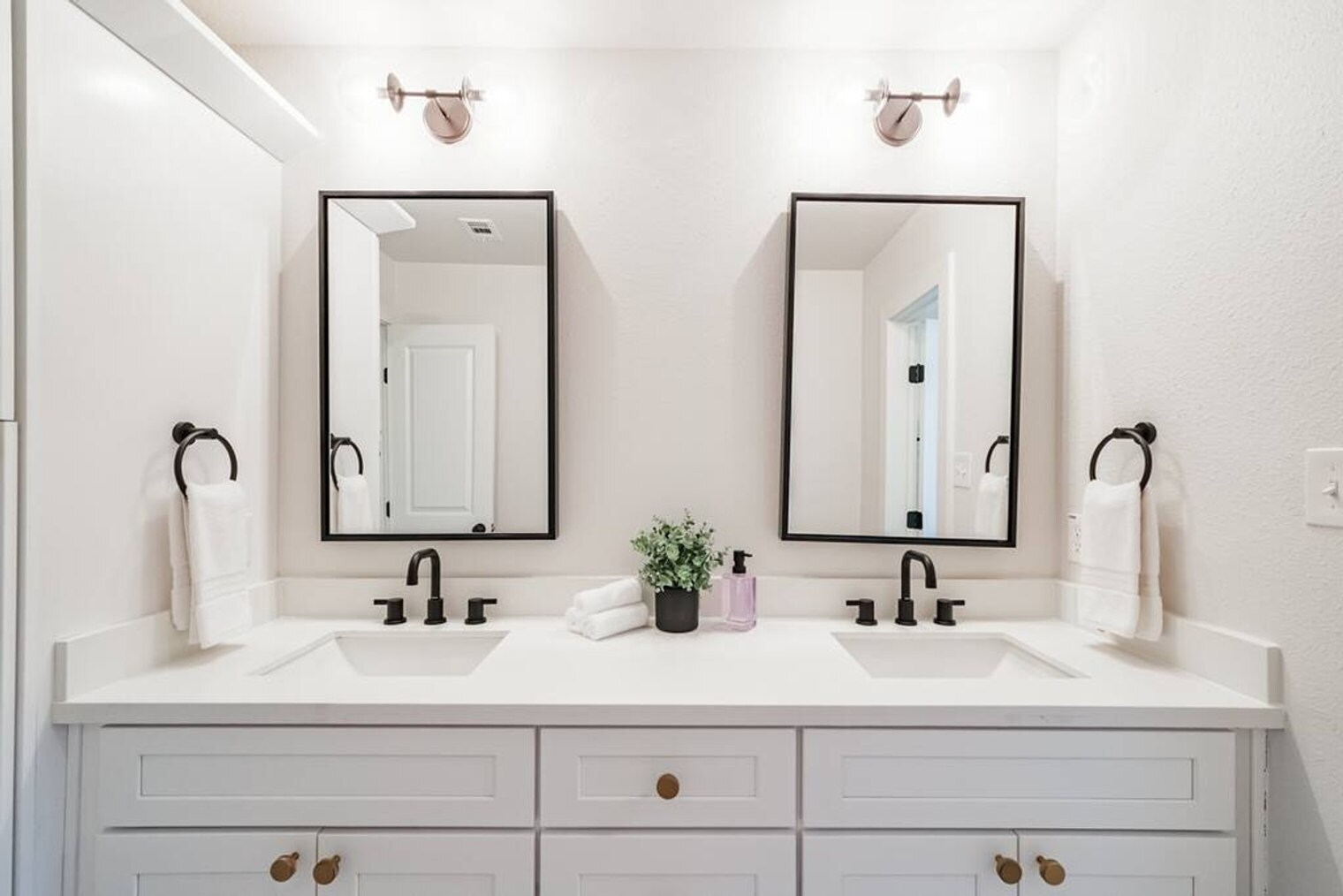 Building Photo - 6230 Rena St