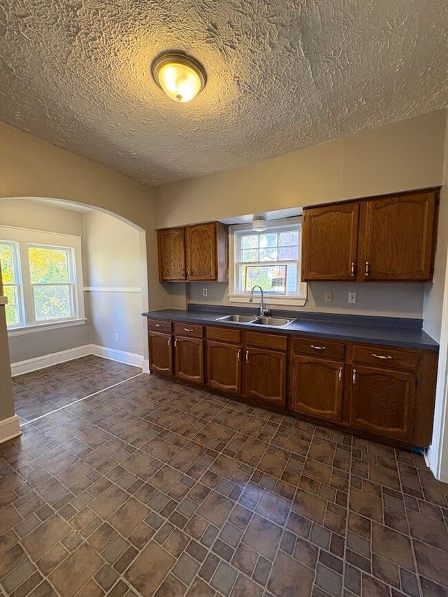 Building Photo - Three bedroom two bathroom home for rent