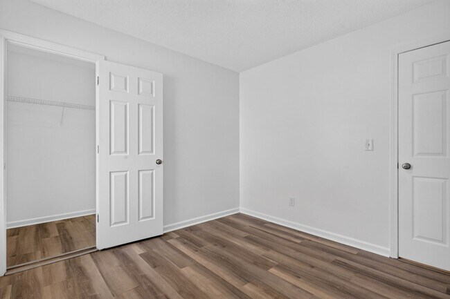 Building Photo - 20 Kimpton Dr