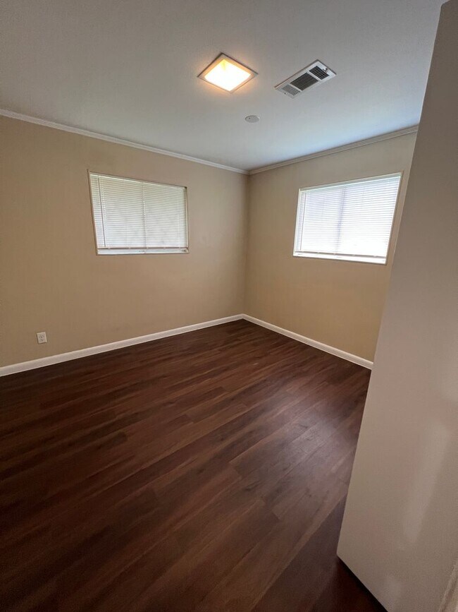 Building Photo - Spacious 3 Bed / 1 Bath Home with a Large Backyard – Port Arthur, TX