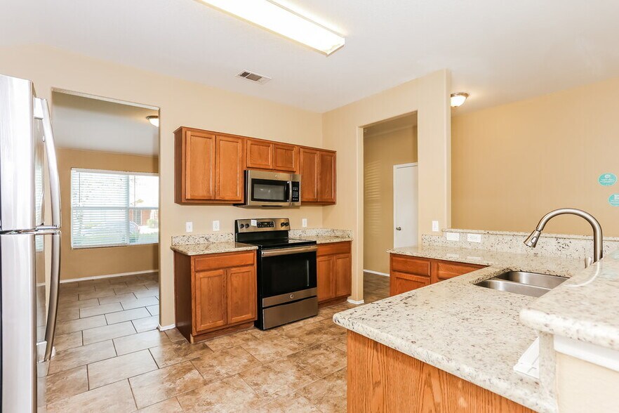 Building Photo - 144 Triumph Rd