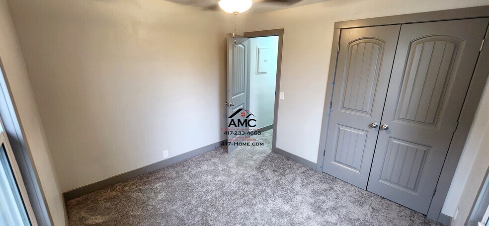 Building Photo - 304 E Cofield St