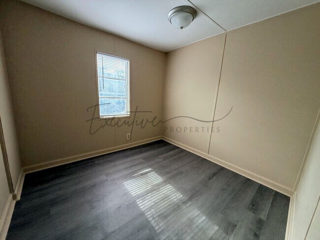 Building Photo - Affordable Sulphur 1-Bedroom with Bonus Room