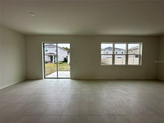 Building Photo - 37411 Roanoke River Wy