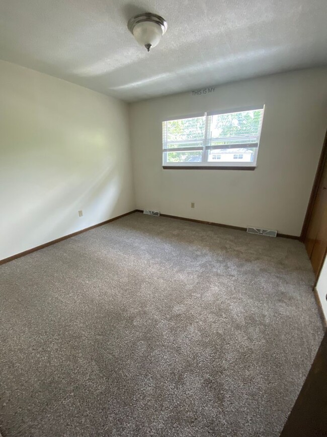 Building Photo - 4327 W Bethany Dr