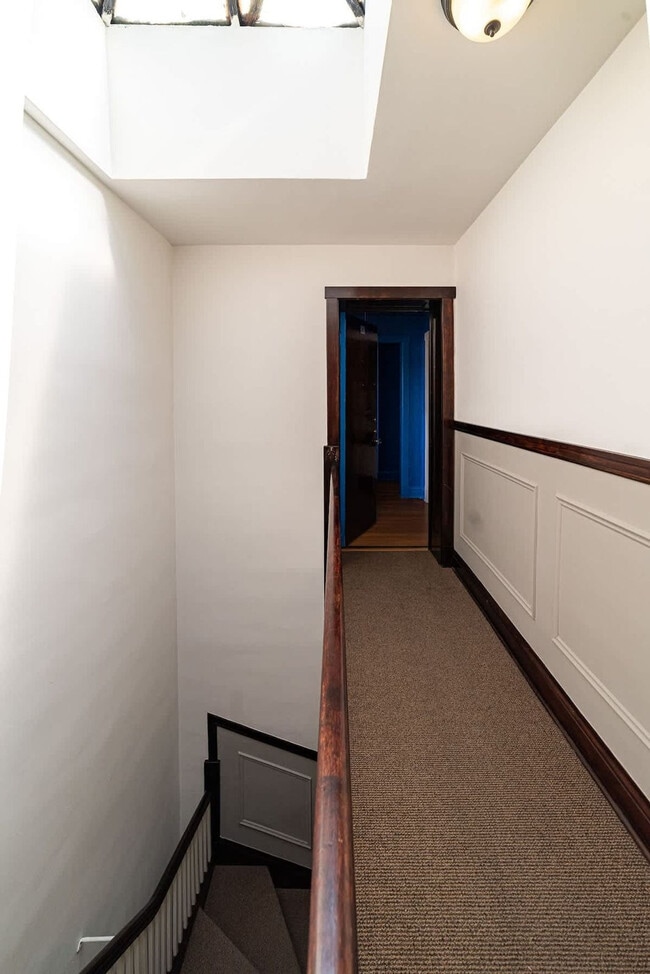 Building Photo - 3549 N Janssen Ave