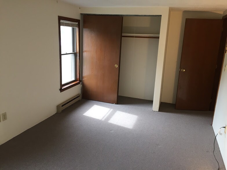 Building Photo - 509 Piscassic St
