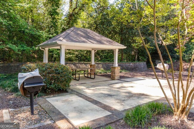 Building Photo - 3005 Seven Pines Ln