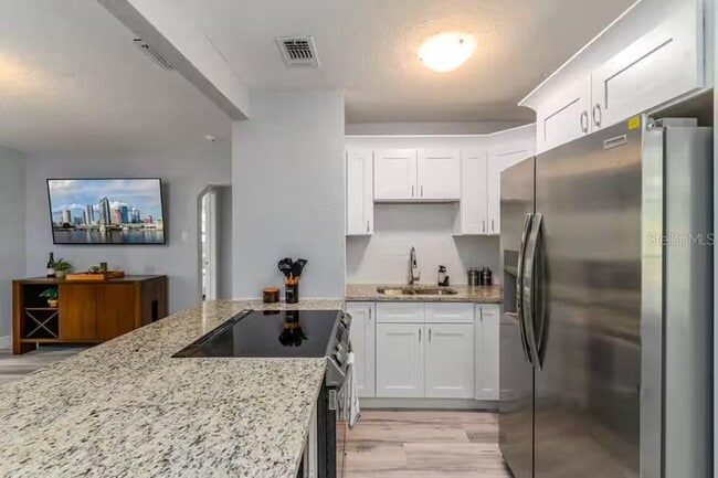 Building Photo - 5212 Puritan Ave