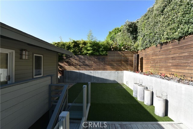 Building Photo - 1110 Katella St