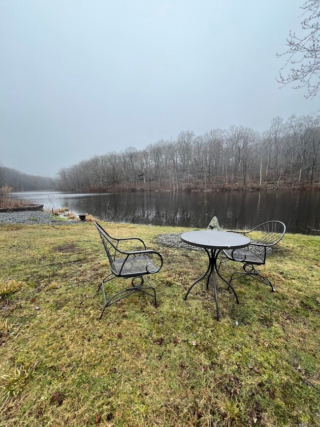 Building Photo - 538B Winthrop Rd