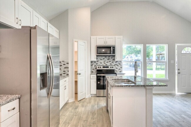 Building Photo - 9810 Arbor Oak