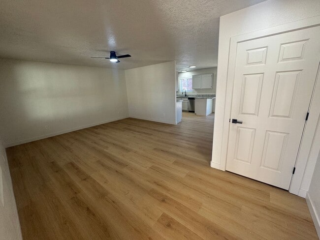 Building Photo - 75 E Roundy Mountain Rd