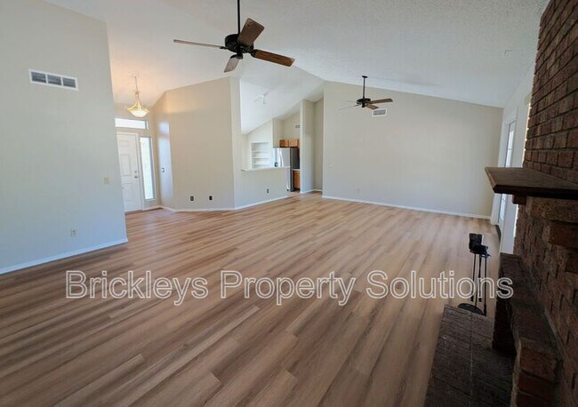 Building Photo - 1878 E Sheffield Ct