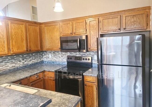 Building Photo - 5738 E Melody Ln