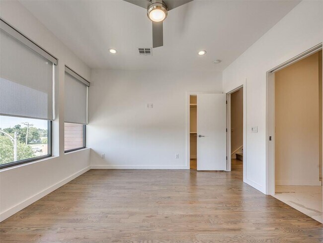 Building Photo - 825 NW 6th St