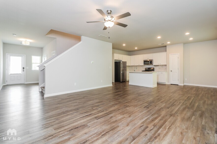 Building Photo - 222 Omega Ct