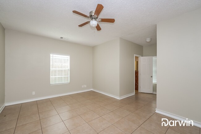Building Photo - 1170 Debbie Dr