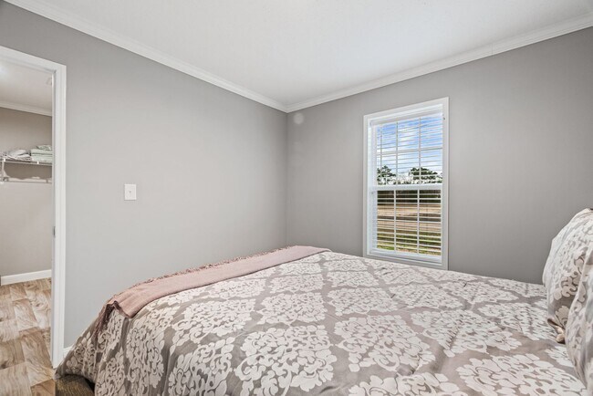 Building Photo - 2446 Peartree Rd