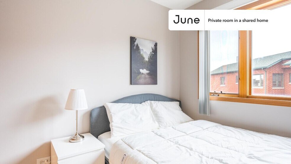 Building Photo - Room in Shared 4 bed/2.5 bath home in Chinatown