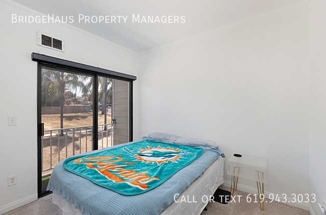 Building Photo - 2650 Broadway-212