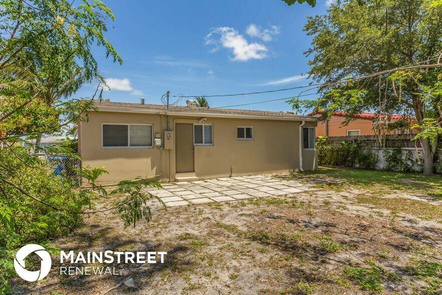Building Photo - 410 NW 51st Ct
