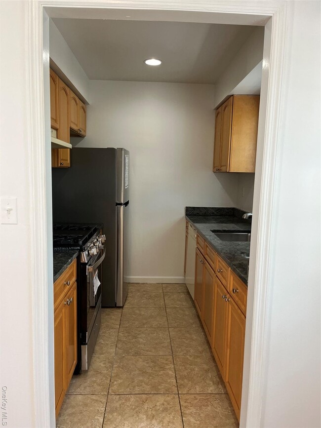 Building Photo - 82-81 88th Pl