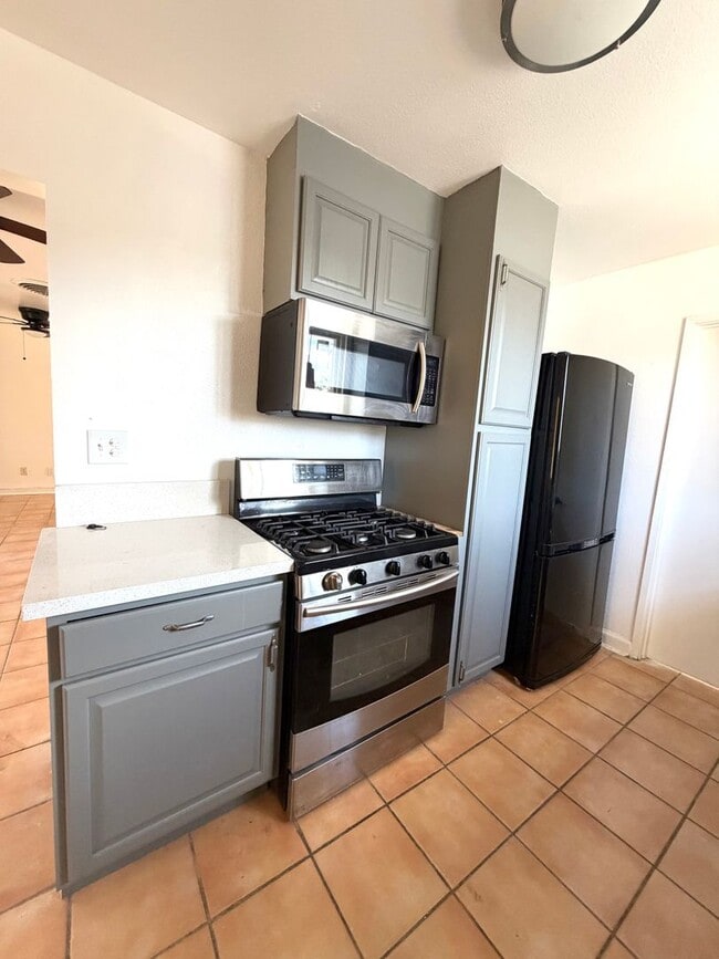 Building Photo - Newly Remodeled 3 Bedroom 2 Bathroom Home