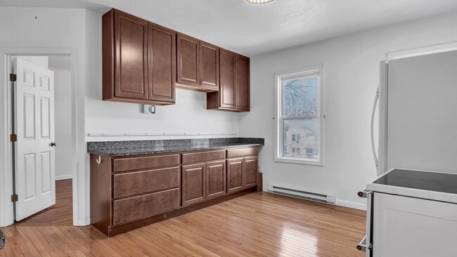 Building Photo - 1442 Main St