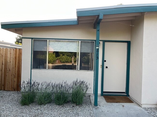 Primary Photo - 215 Lark Ellen Ave