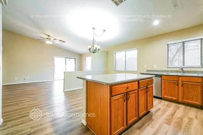 Building Photo - 9025 W Avalon Dr