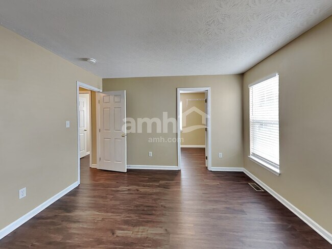 Building Photo - 5490 Appaloosa Cir