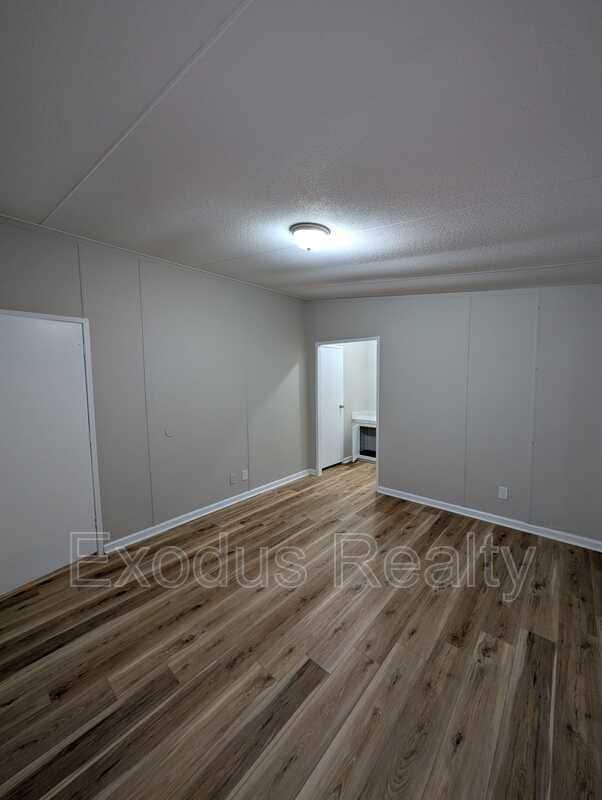 Building Photo - 715 Deer View