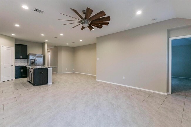 Building Photo - 502 Poppy Field Ct
