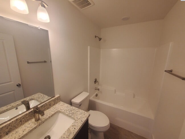 Building Photo - New duplex for rent