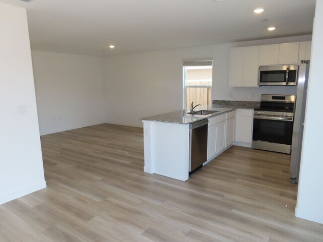 Building Photo - 12800 Spotted Wren Cir