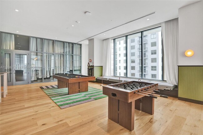 Building Photo - 11 NE 6th St