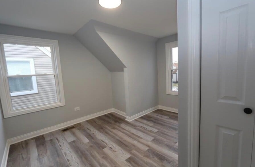 Building Photo - 3728 W 86th St