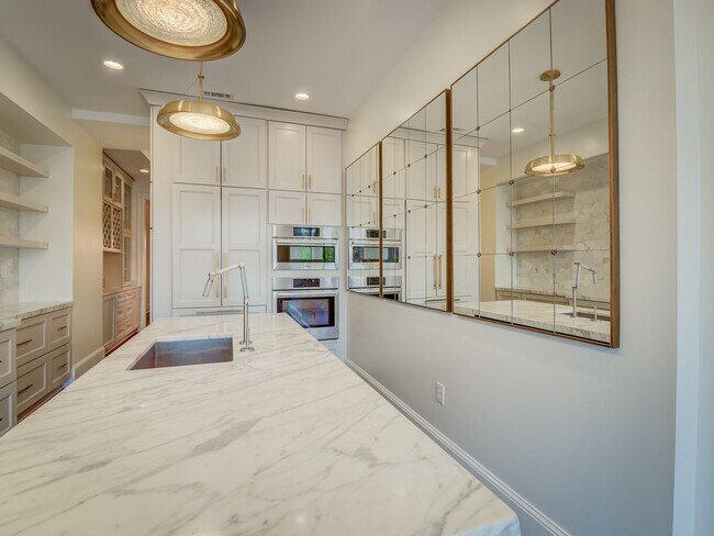 Building Photo - 1022 Park Rd NW