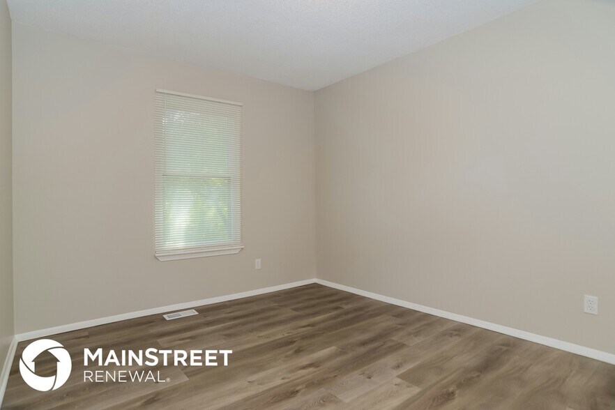 Building Photo - 14705 S Alden St