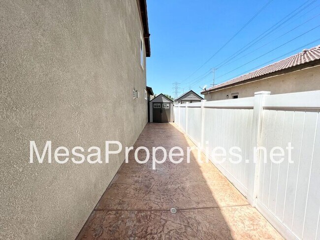Building Photo - 6646 Whitewell Rd